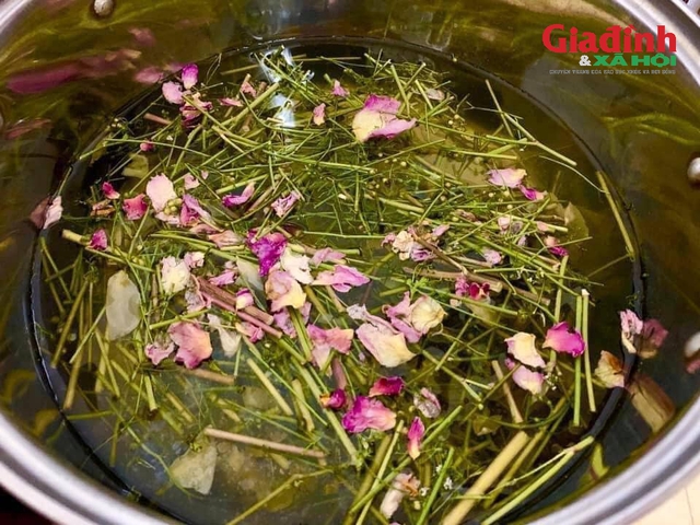 Giữ hương Tết xưa bằng nồi nước m&ugrave;i gi&agrave; v&agrave; phong tục x&ocirc;ng nh&agrave; truyền thống - Ảnh 2.