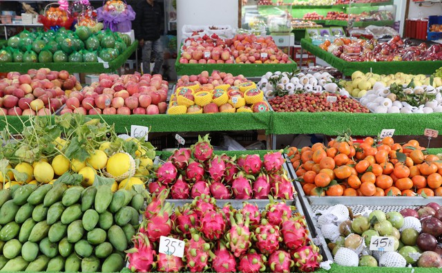 Người dân tất bật chuẩn bị đồ lễ đầu năm mới 2026 - Ảnh 12. Người dân tất bật chuẩn bị đồ lễ đầu năm mới 2026 - Ảnh 12.