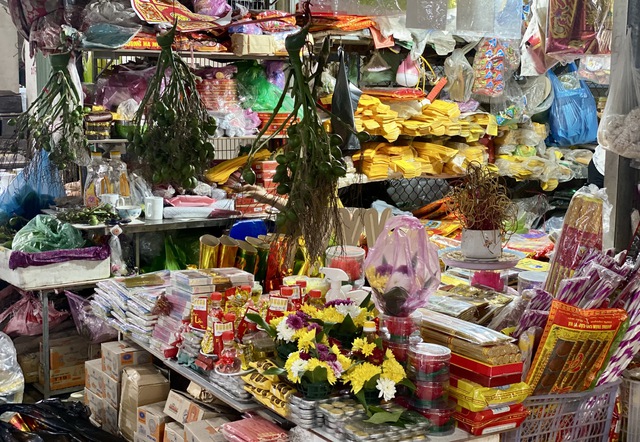 Người dân tất bật chuẩn bị đồ lễ đầu năm mới 2026 - Ảnh 6. Người dân tất bật chuẩn bị đồ lễ đầu năm mới 2026 - Ảnh 6.