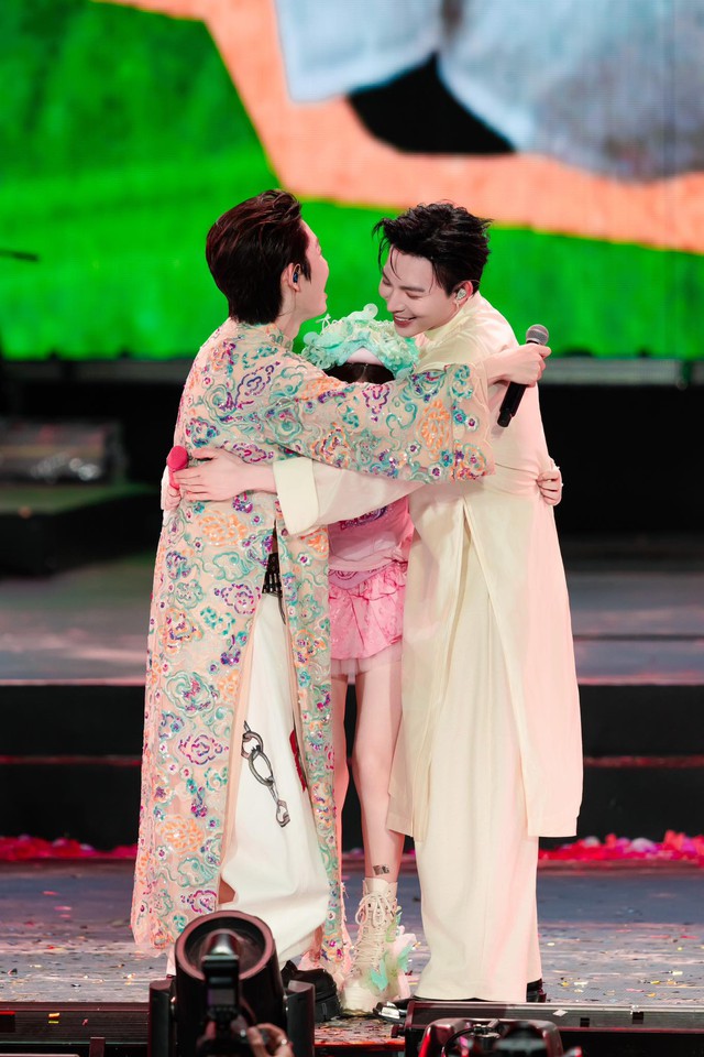 'Đại gia' quen mặt hỗ trợ H&ograve;a Minzy trong concert 'Bắc Bling' - Ảnh 2.