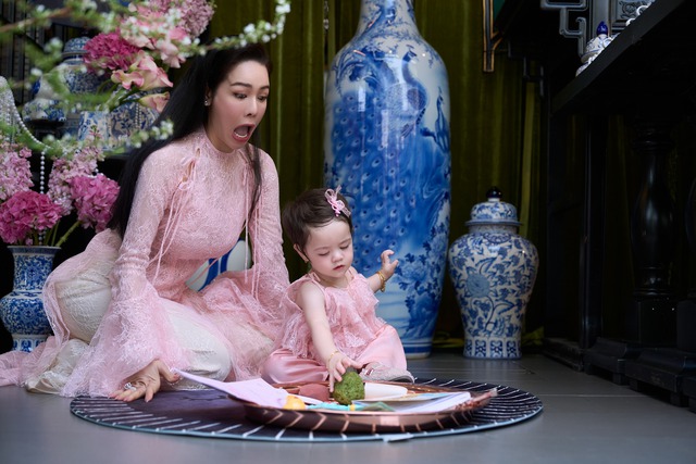 Con g&aacute;i tr&ograve;n một tuổi của Nhật Kim Anh - Ảnh 8.