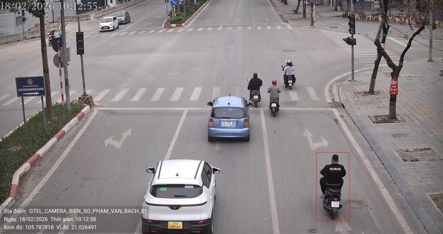 H&agrave; Nội: Camera AI tr&iacute;ch xuất danh s&aacute;ch 30 trường hợp vượt đ&egrave;n đỏ từ ng&agrave;y 18/2 - 19/2 - Ảnh 2.