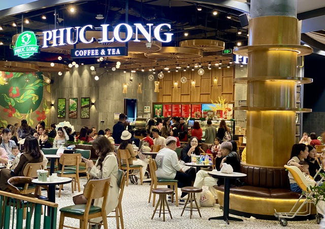 Nh&agrave; h&agrave;ng, qu&aacute;n nước đ&ocirc;ng nghẹt kh&aacute;ch những ng&agrave;y đầu năm mới 2026 - Ảnh 11.