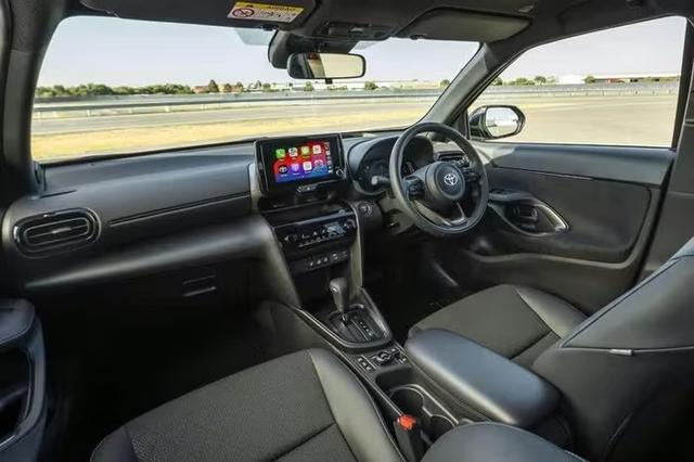 Gi&aacute; SUV hạng B Toyota Yaris Cross 2026 v&agrave; c&aacute;c mẫu xe cạnh tranh tại Việt Nam - Ảnh 4.