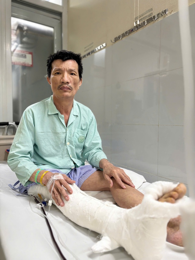 MS 1065: X&oacute;t thương gia cảnh người đ&agrave;n &ocirc;ng 5 lần phẫu thuật khớp h&aacute;ng, gia đ&igrave;nh kiệt quệ v&igrave; bệnh tật - Ảnh 1.