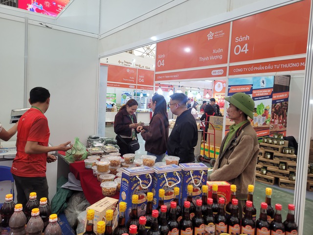 H&agrave; Nội tăng cường quản l&yacute;, b&igrave;nh ổn gi&aacute; dịp Tết Nguy&ecirc;n đ&aacute;n B&iacute;nh Ngọ 2026 - Ảnh 1.