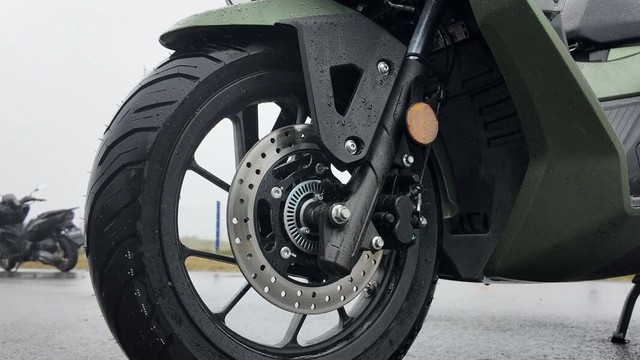 Xe ga 150cc gi&aacute; 40 triệu đồng trang bị xịn như SH, rẻ hơn Air Blade, chỉ như Vision - Ảnh 4.