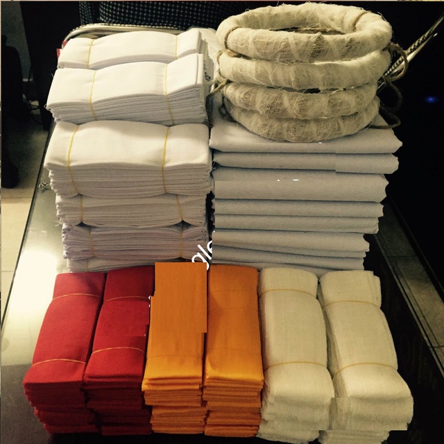 Những ai phải đeo khăn tang khi người th&acirc;n mất? - Ảnh 1.