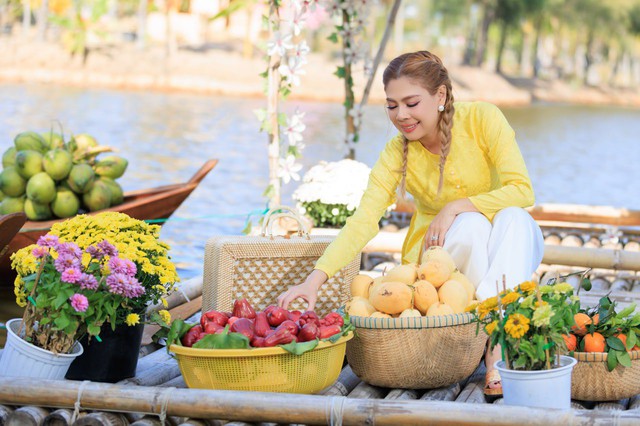 Về Việt Nam, Thanh Thảo bện t&oacute;c 2 b&ecirc;n 'cưa sừng' khoe nhan sắc thời 'b&uacute;p b&ecirc;'  - Ảnh 5.