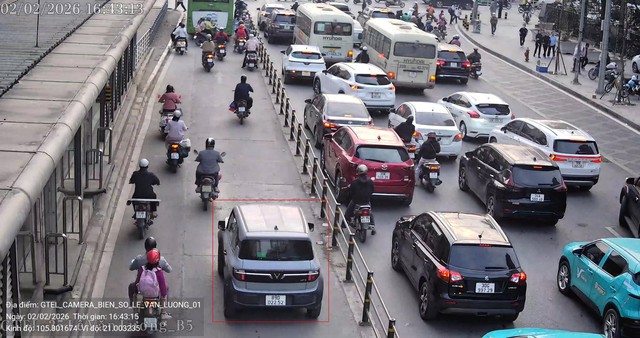 H&agrave; Nội ghi nhận 30 trường hợp vượt đ&egrave;n đỏ từ Camera AI Trong 24 giờ - Ảnh 2.