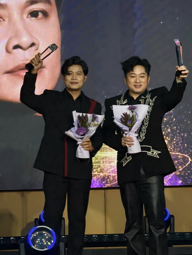 Nhạc sĩ Nguyễn Văn Chung năm 2025: Th&agrave;nh c&ocirc;ng rực rỡ với hits 'Viết tiếp c&acirc;u chuyện h&ograve;a b&igrave;nh' - Ảnh 2.