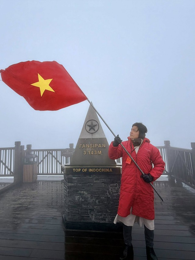Nhạc sĩ Nguyễn Văn Chung năm 2025: Th&agrave;nh c&ocirc;ng rực rỡ với hits 'Viết tiếp c&acirc;u chuyện h&ograve;a b&igrave;nh' - Ảnh 6.