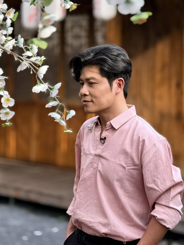 Nhạc sĩ Nguyễn Văn Chung năm 2025: Th&agrave;nh c&ocirc;ng rực rỡ với hits 'Viết tiếp c&acirc;u chuyện h&ograve;a b&igrave;nh' - Ảnh 4.