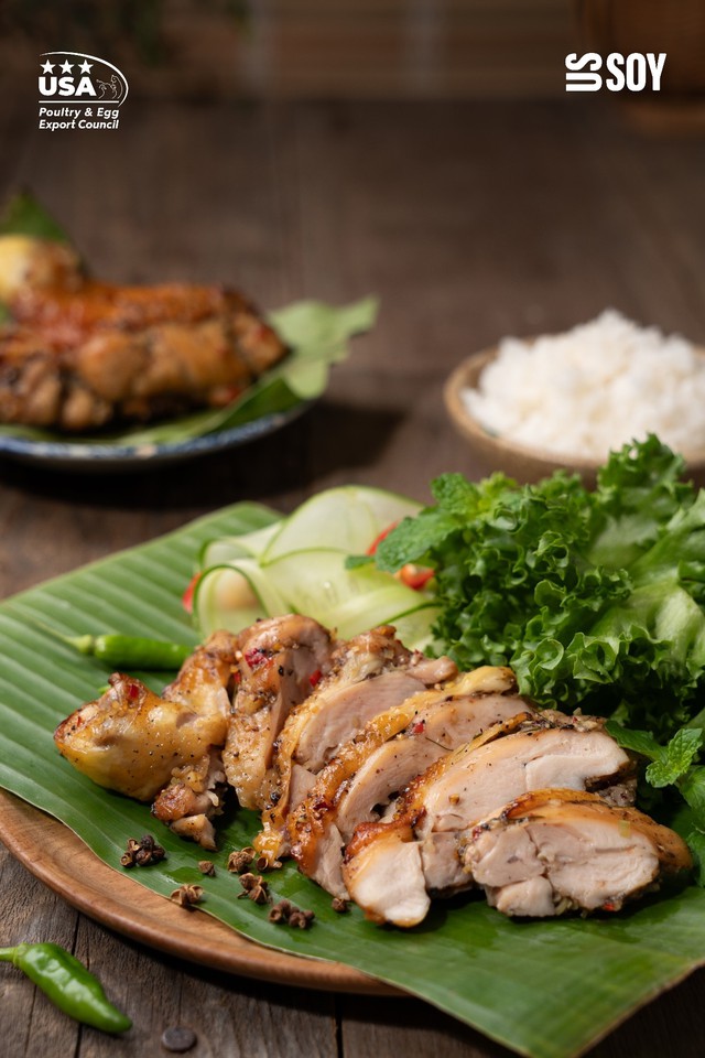 Giữ lửa bếp G&agrave; Mỹ nướng l&aacute; chuối mắc kh&eacute;n &ndash; Hương vị của sum vầy - Ảnh 2.