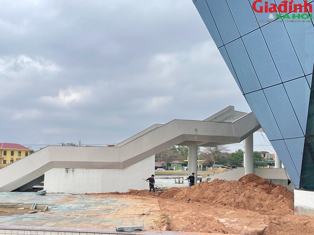 H&igrave;nh h&agrave;i 'vi&ecirc;n kim cương xanh' trăm tỷ nằm gần biển Nhật Lệ - Ảnh 10.