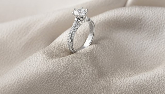 C&oacute; n&ecirc;n mua nhẫn cầu h&ocirc;n gi&aacute; rẻ? Gợi &yacute; những mẫu nhẫn gi&aacute; dưới 2 triệu đồng khiến ai cũng phải xu&yacute;t xoa - Ảnh 4.