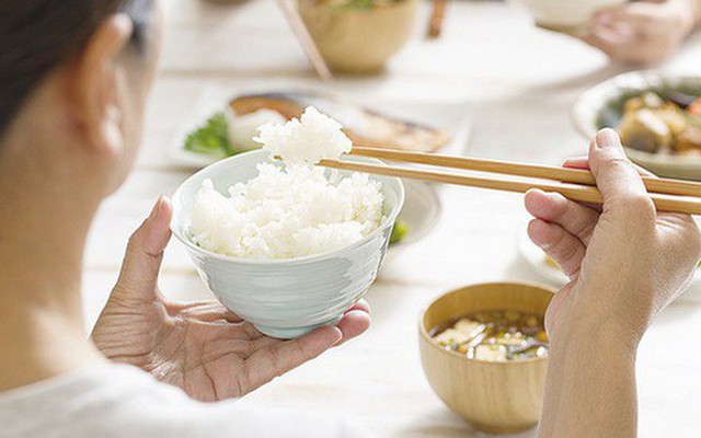 3 'th&oacute;i quen tốt' n&agrave;y thực chất lại l&agrave; thủ phạm g&acirc;y ra bệnh mất tr&iacute; nhớ - Ảnh 2.