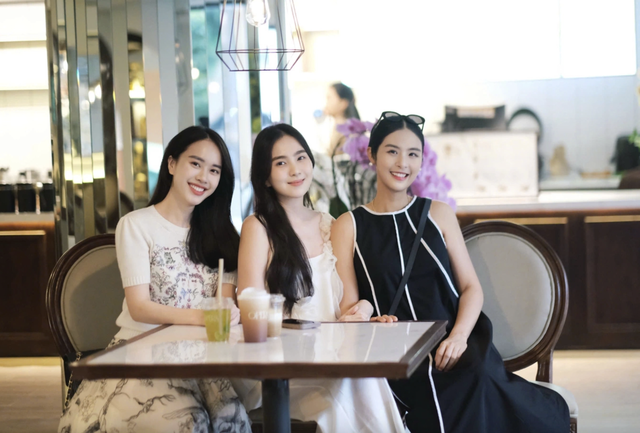 Ba mẹ bỉm sữa Ngọc H&acirc;n , Mai Ngọc , Ng&ocirc; Mai Phương hội ngộ đ&aacute;ng ch&uacute; &yacute; 2026 - Ảnh 3.