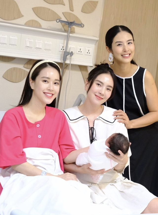 Ba mẹ bỉm sữa Ngọc H&acirc;n , Mai Ngọc , Ng&ocirc; Mai Phương hội ngộ đ&aacute;ng ch&uacute; &yacute; 2026 - Ảnh 4.