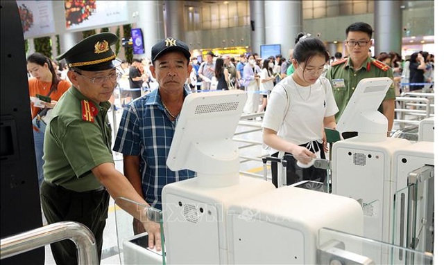 Kh&ocirc;ng cần hộ chiếu (passport), năm 2026 c&ocirc;ng d&acirc;n c&oacute; thể d&ugrave;ng loại giấy tờ n&agrave;y để xuất nhập cảnh? - Ảnh 2.