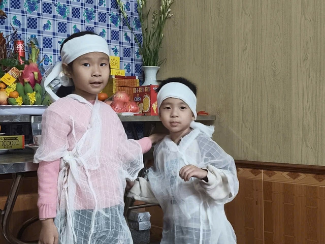 MS 1064: &ldquo;Tết bao giờ bố về?&rdquo; &ndash; c&acirc;u hỏi x&eacute; l&ograve;ng của ba đứa trẻ mồ c&ocirc;i cha nơi l&agrave;ng biển những ng&agrave;y cận Tết - Ảnh 3.