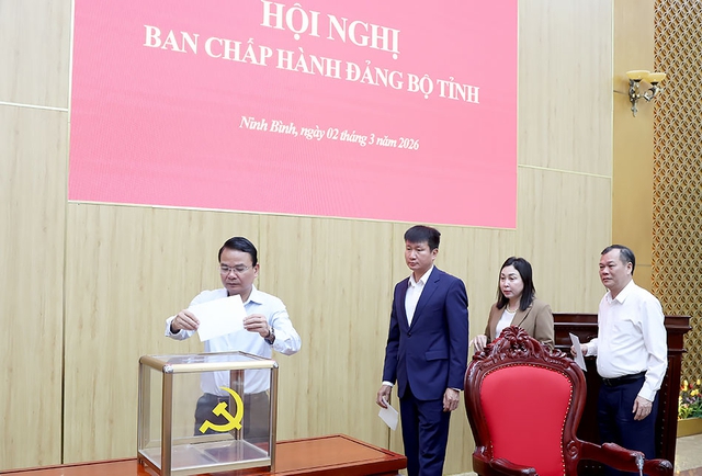 &Ocirc;ng Trần Huy Tuấn được bầu l&agrave;m B&iacute; thư Tỉnh ủy Ninh B&igrave;nh nhiệm kỳ 2025 - 2030 - Ảnh 1.