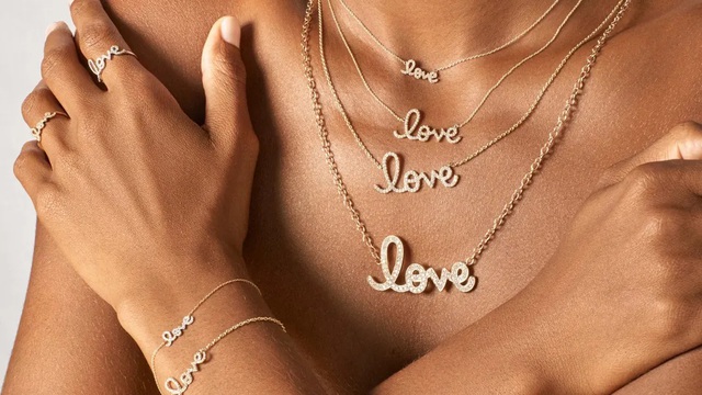 Quà tặng ngày 8/3/2026: Trang sức vàng, bạc, phong thủy, nhẫn kim cương,…món quà nào giúp ‘đốn tim’ phái đẹp? - Ảnh 6. Quà tặng ngày 8/3/2026: Trang sức vàng, bạc, phong thủy, nhẫn kim cương,…món quà nào giúp ‘đốn tim’ phái đẹp? - Ảnh 6.