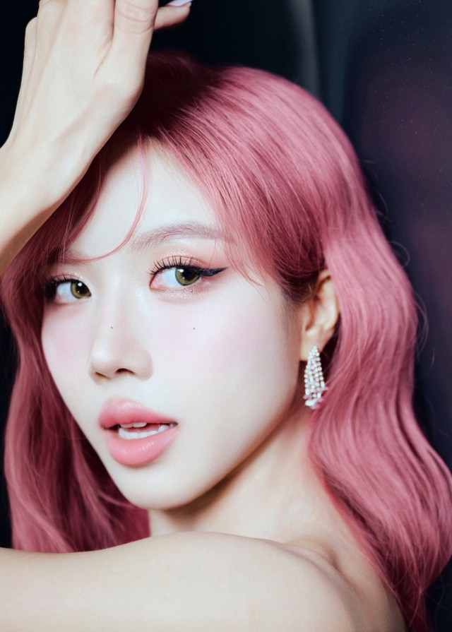 Làn da không tuổi của mỹ nhân Hà thành 'theo chân' Chi Pu thi 'Đạp gió 2026' ở xứ Trung - Ảnh 2. Làn da không tuổi của mỹ nhân Hà thành 'theo chân' Chi Pu thi 'Đạp gió 2026' ở xứ Trung - Ảnh 2.