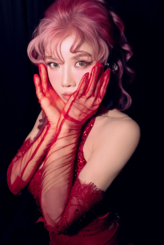 Làn da không tuổi của mỹ nhân Hà thành 'theo chân' Chi Pu thi 'Đạp gió 2026' ở xứ Trung - Ảnh 9. Làn da không tuổi của mỹ nhân Hà thành 'theo chân' Chi Pu thi 'Đạp gió 2026' ở xứ Trung - Ảnh 9.