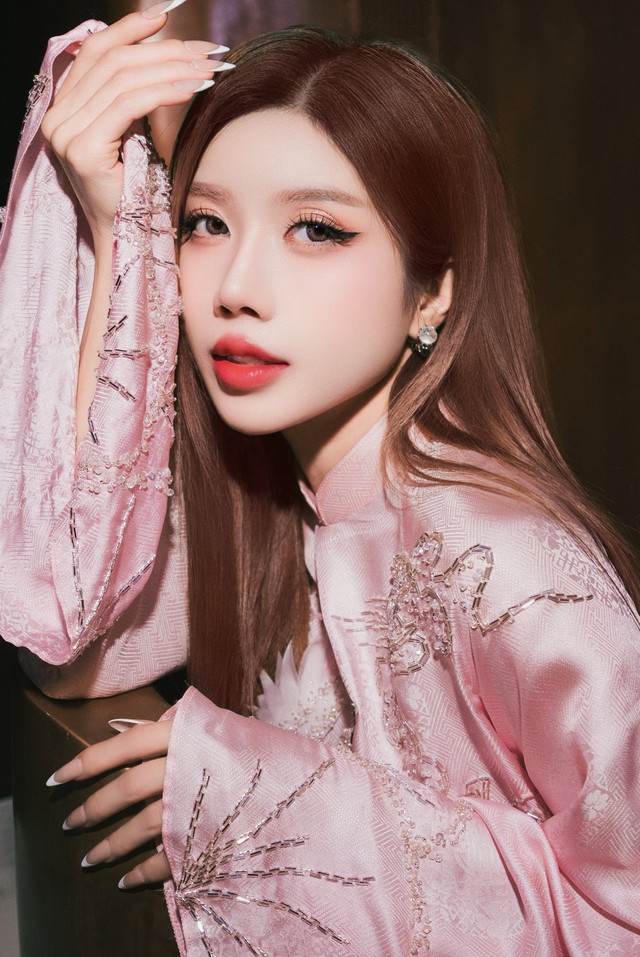 Làn da không tuổi của mỹ nhân Hà thành 'theo chân' Chi Pu thi 'Đạp gió 2026' ở xứ Trung - Ảnh 10. Làn da không tuổi của mỹ nhân Hà thành 'theo chân' Chi Pu thi 'Đạp gió 2026' ở xứ Trung - Ảnh 10.