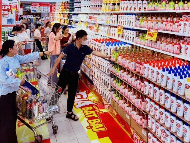 Gi&aacute; xăng dầu biến động , nhiều mặt h&agrave;ng giảm gi&aacute; bảo vệ người ti&ecirc;u d&ugrave;ng 2026 - Ảnh 4.