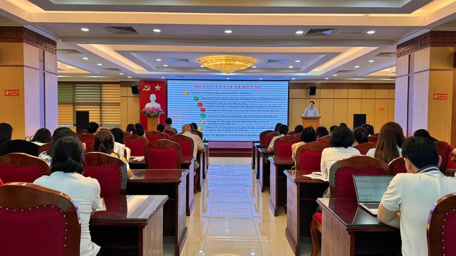 Quảng Ninh qu&aacute;n triệt Luật D&acirc;n số, tập trung th&aacute;o gỡ điểm nghẽn trong c&ocirc;ng t&aacute;c d&acirc;n số - Ảnh 1.