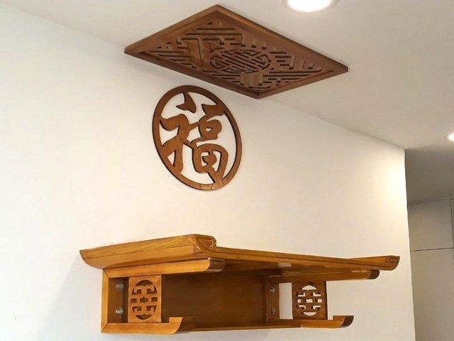 Những ki&ecirc;ng kỵ khi đặt b&agrave;n thờ treo tường - Ảnh 1.