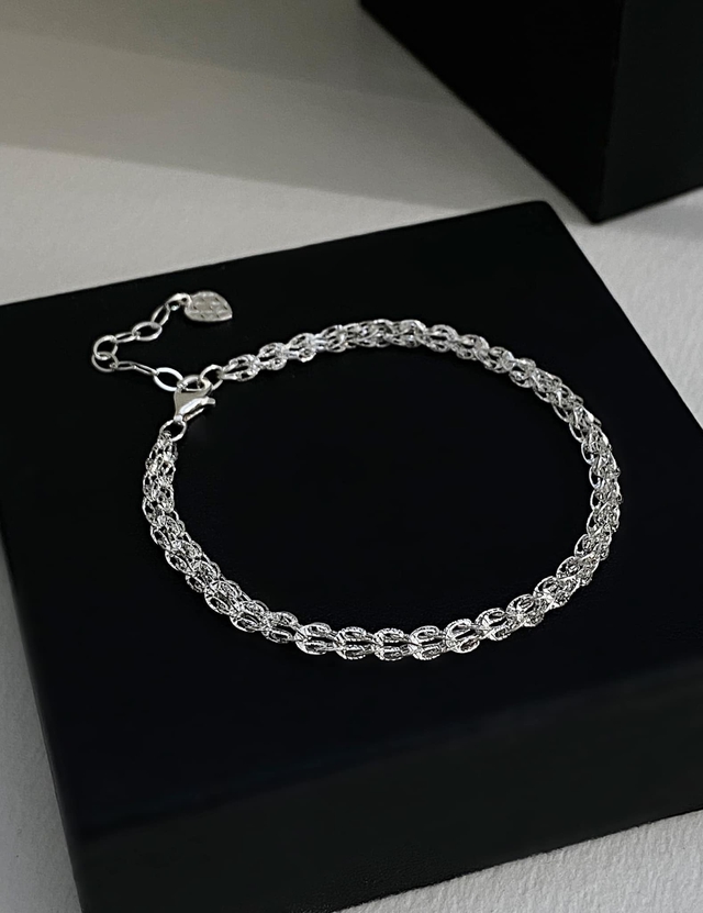 Nhẫn, d&acirc;y chuyền, b&ocirc;ng tai, lắc tay&hellip;: Gợi &yacute; m&oacute;n trang sức nhỏ xinh, gi&aacute; rẻ tặng ph&aacute;i đẹp dịp 8/3 kh&ocirc;ng n&ecirc;n bỏ qua - Ảnh 5.