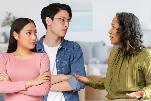 Bị con rể &eacute;p đi viện dưỡng l&atilde;o để chiếm nh&agrave; phố: C&uacute; đ&aacute;p trả đanh th&eacute;p của b&agrave; mẹ vợ cao tay - Ảnh 1.