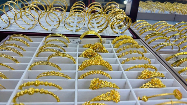 Gi&aacute; v&agrave;ng h&ocirc;m nay 8/3: V&agrave;ng SJC, v&agrave;ng nhẫn Bảo T&iacute;n Minh Ch&acirc;u, Doji, Ph&uacute; Qu&yacute; tăng bao nhi&ecirc;u? - Ảnh 1.