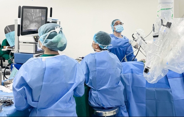 Người đàn ông 60 tuổi phát hiện sớm ung thư phổi hiếm gặp nhờ làm 1 việc mà nhiều người Việt bỏ qua - Ảnh 1. Người đàn ông 60 tuổi phát hiện sớm ung thư phổi hiếm gặp nhờ làm 1 việc mà nhiều người Việt bỏ qua - Ảnh 1.