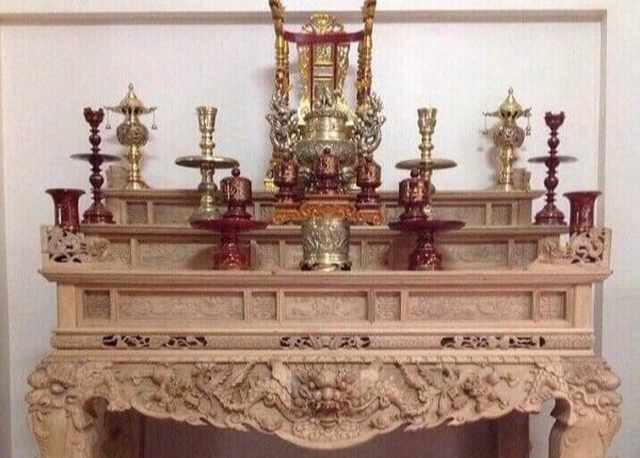 Đ&acirc;y mới l&agrave; c&aacute;ch b&agrave;i tr&iacute; b&agrave;n thờ gia ti&ecirc;n 3 cấp mang lại ph&uacute;c lộc v&agrave; b&igrave;nh an - Ảnh 3.