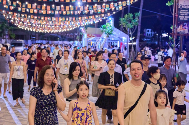 Nghỉ d&agrave;i ng&agrave;y từ Giỗ Tổ H&ugrave;ng Vương, nhiều du kh&aacute;ch l&ecirc;n kế hoạch đến 'đảo trải nghiệm' n&agrave;y - Ảnh 3.