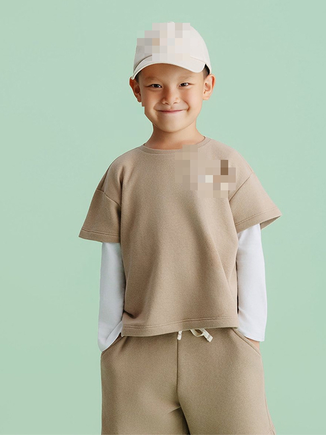 Cặp song sinh nhà Hồ Ngọc Hà 'bắn ảnh' cực tốt trong bộ hình thời trang - Ảnh 6. Cặp song sinh nhà Hồ Ngọc Hà 'bắn ảnh' cực tốt trong bộ hình thời trang - Ảnh 6.