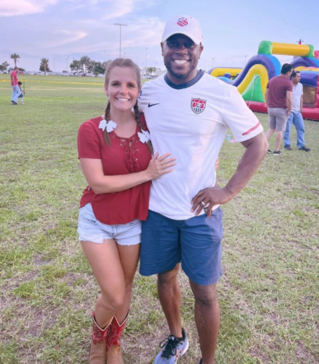 Người đ&agrave;n &ocirc;ng cưới mẹ 6 con bất chấp phản đối, cuộc sống hiện tại khiến nhiều người bất ngờ - Ảnh 1.