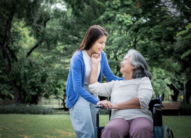 Ngày mẹ chồng qua đời, ngân hàng gọi điện, tôi mới hiểu lòng người trong gia đình - Ảnh 1. Ngày mẹ chồng qua đời, ngân hàng gọi điện, tôi mới hiểu lòng người trong gia đình - Ảnh 1.