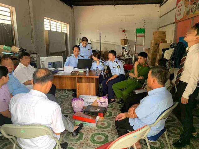 Tin s&aacute;ng 14/4: Kh&ocirc;ng kh&iacute; lạnh sắp tr&agrave;n về, miền Bắc c&oacute; 'r&eacute;t n&agrave;ng B&acirc;n'?; Đề xuất xe m&aacute;y dưới 5 năm kh&ocirc;ng phải kiểm định kh&iacute; thải trực tiếp - Ảnh 4.