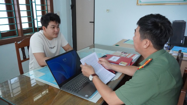 Vạch trần thủ đoạn &ldquo;đổi sim&rdquo;, chiếm quyền t&agrave;i khoản ng&acirc;n h&agrave;ng chiếm đoạt 23 tỷ đồng của nh&oacute;m tội phạm c&ocirc;ng nghệ cao - Ảnh 3.