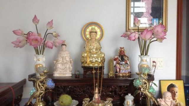 Nhà có bàn thờ Phật bạn nên biết điều này để tài lộc dồi dào, gia đạo bình an - Ảnh 2. Nhà có bàn thờ Phật bạn nên biết điều này để tài lộc dồi dào, gia đạo bình an - Ảnh 2.