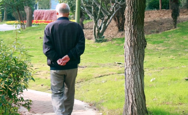 Bị con từ chối phụng dưỡng tuổi gi&agrave;, t&ocirc;i n&oacute;i đ&uacute;ng 1 c&acirc;u khiến con day dứt nhiều năm - Ảnh 1.