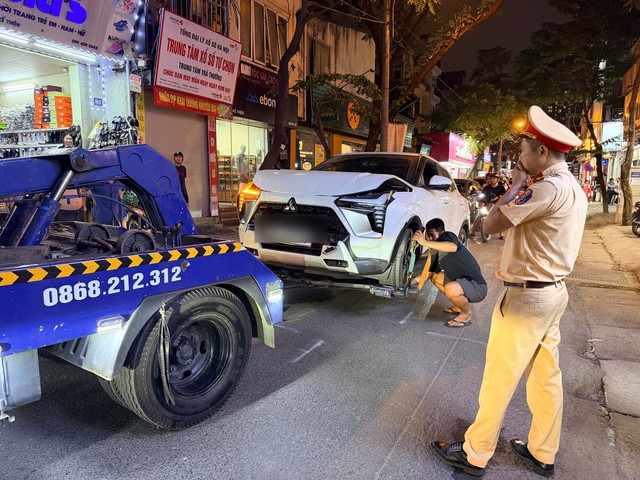 Công an Hà Nội thông tin vụ tai nạn giao thông liên hoàn trên đường Doãn Kế Thiện - Ảnh 1. Công an Hà Nội thông tin vụ tai nạn giao thông liên hoàn trên đường Doãn Kế Thiện - Ảnh 1.