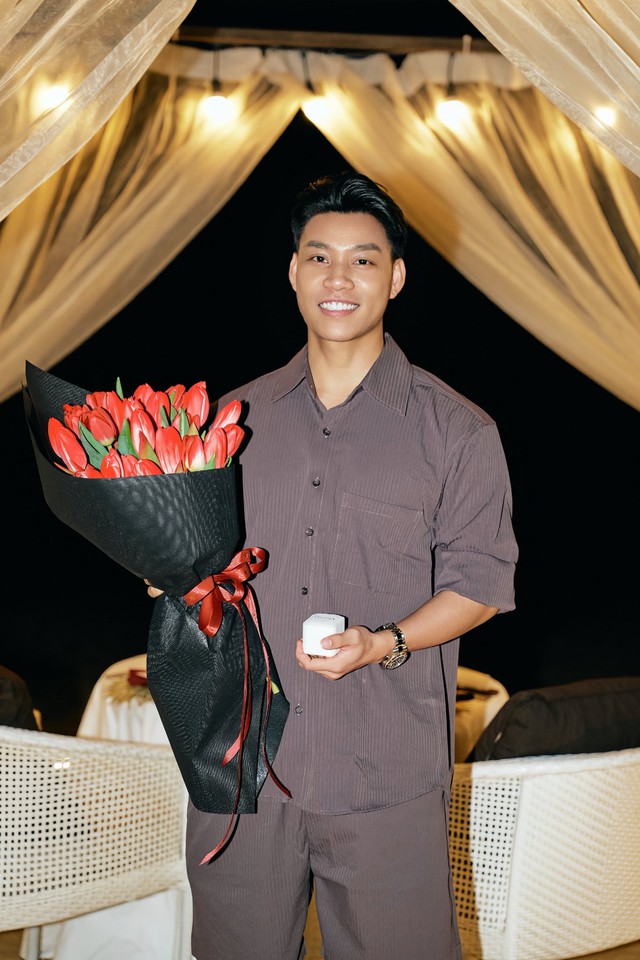 Tuyển thủ Vũ Văn Thanh cầu hôn bạn gái, chính thức gia nhập hội ‘chỉ có em trong đời’ - Ảnh 4. Tuyển thủ Vũ Văn Thanh cầu hôn bạn gái, chính thức gia nhập hội ‘chỉ có em trong đời’ - Ảnh 4.