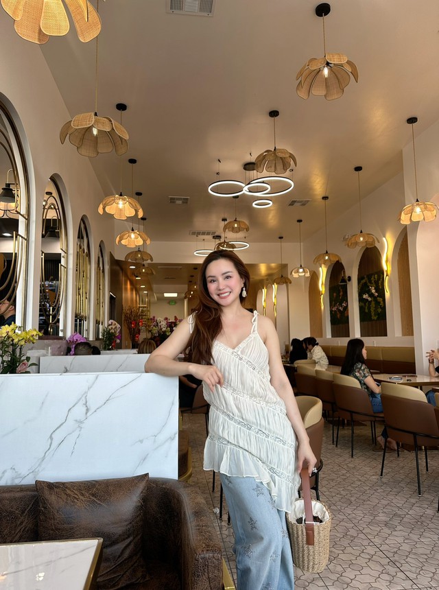 Ca sĩ qu&ecirc; L&acirc;m Đồng c&oacute; cuộc sống gi&agrave;u c&oacute; ở Việt Nam vẫn sang Mỹ kinh doanh, h&agrave;ng ng&agrave;y đạp xe, l&agrave;m vườn sống an y&ecirc;n   - Ảnh 6.