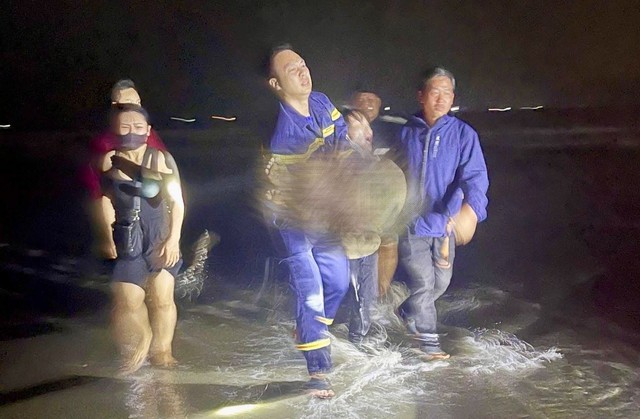 Hai chị em ruột đuối nước thương tâm dưới khe suối sau nhà - Ảnh 2. Hai chị em ruột đuối nước thương tâm dưới khe suối sau nhà - Ảnh 2.